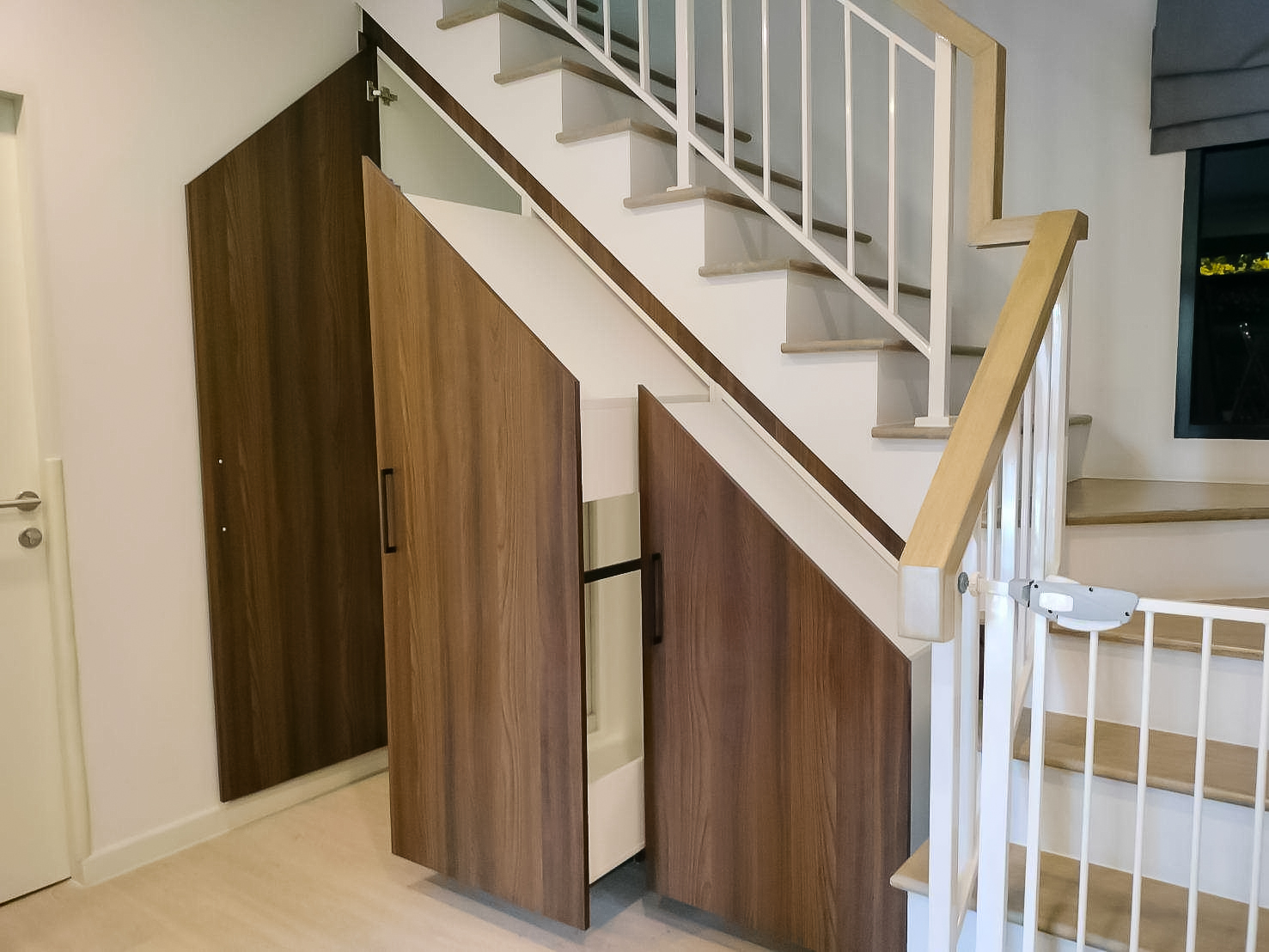 บิ้วอิน ห้องใต้บันได