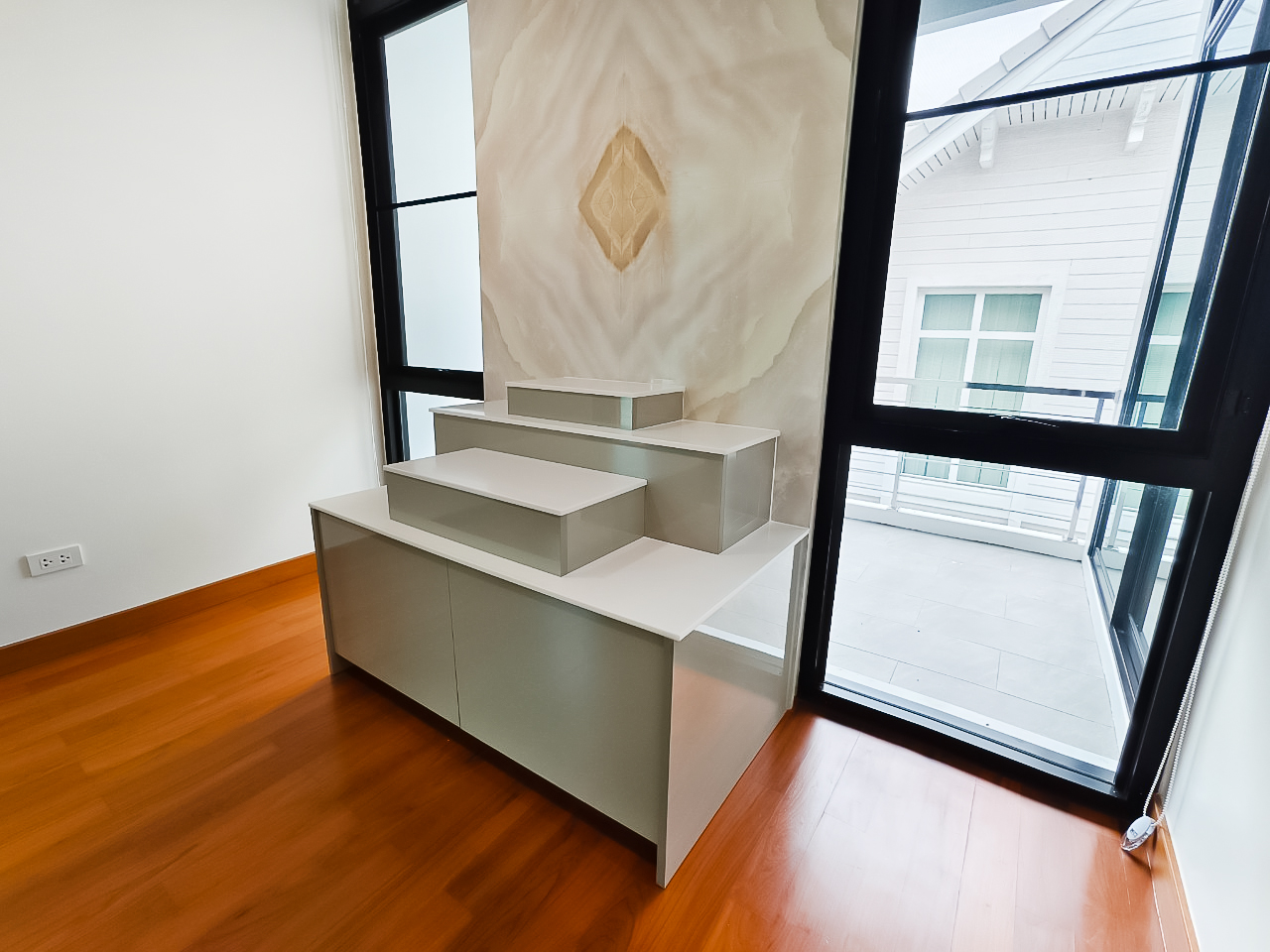 บิ้วอินหิ้งพระ