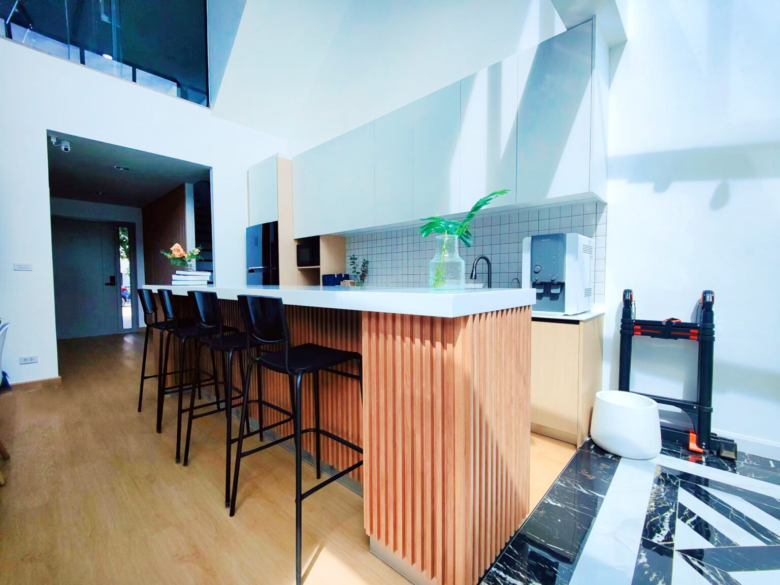 เฟอร์นิเจอร์บิ้วอิน ออกแบบ ผลิต ติดตั้งครบวงจร - Built Interior