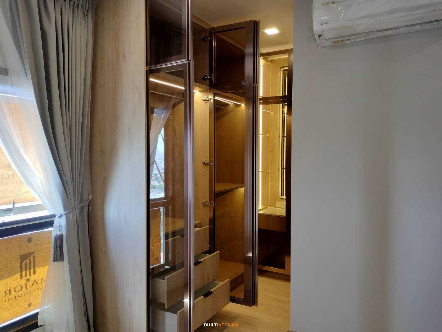 Built-In-Condo-mini1